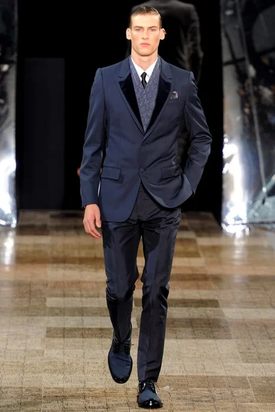Look 40